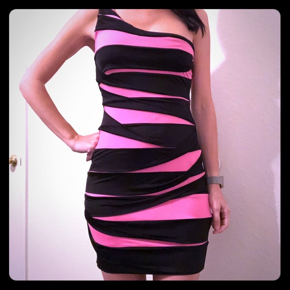 City Triangles Dresses & Skirts - Black & Pink City Triangles dress - Sz M